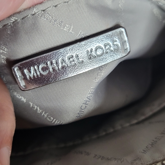 Michael Kors Jet Set Metallic Travel Medium Dome Crossbody Bag - Picture 10 of 11